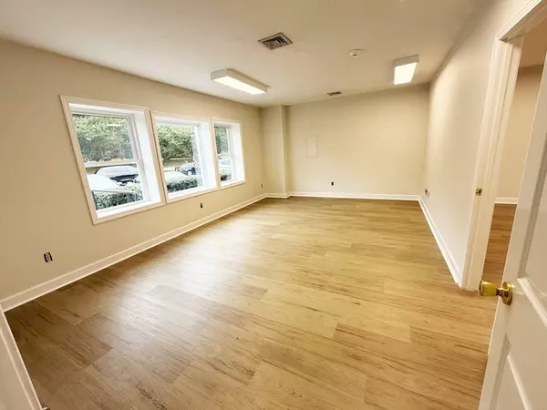 Mashpee, MA 02649,681 Falmouth Rd #D24