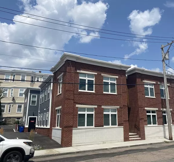 202 Sagamore St #202, Quincy, MA 02171
