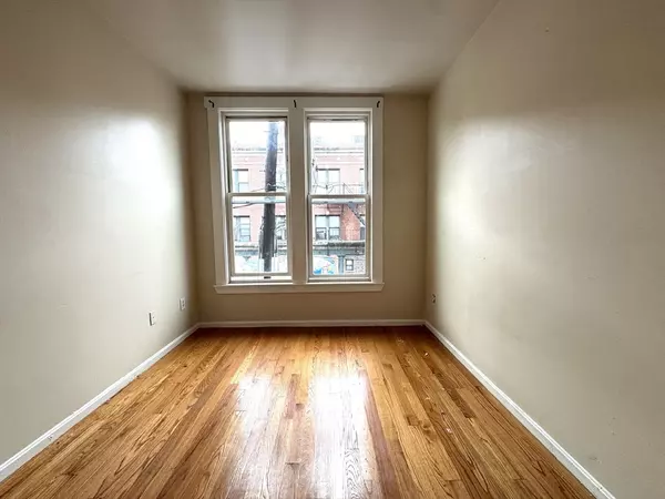 Chelsea, MA 02150,4 Washington Ave #24