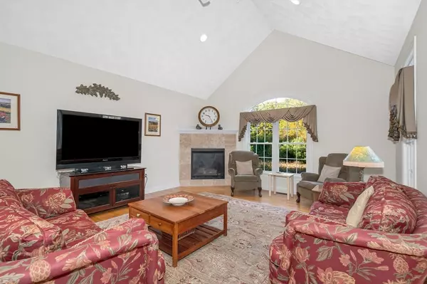 North Andover, MA 01845,141 Cortland Dr #141