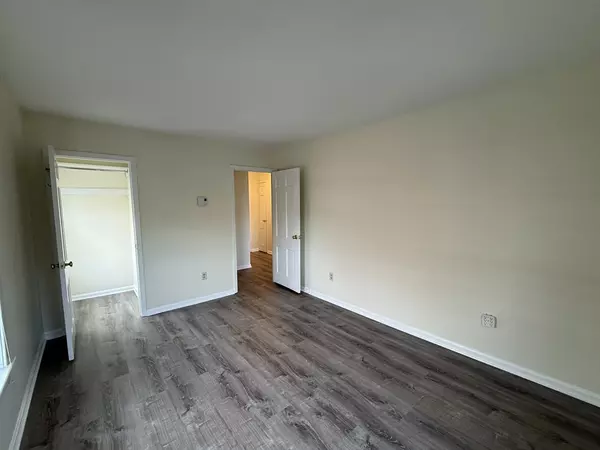 Andover, MA 01810,8-10 Essex Street #5