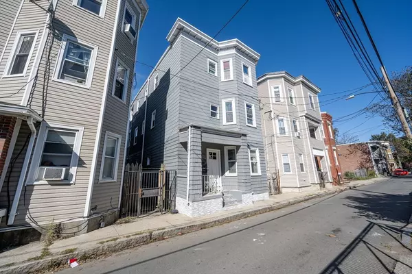 196 Poplar St, Chelsea, MA 02150