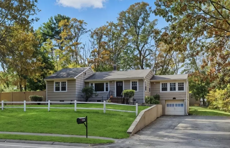 684 Haverhill St, Reading, MA 01867