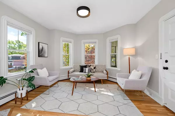 Cambridge, MA 02138,87 Holworthy St #2
