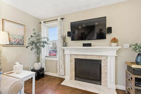 Stoneham, MA 02180,27 Emerson #27