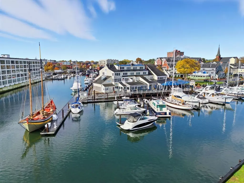 Salem, MA 01970,90 Wharf St #L10
