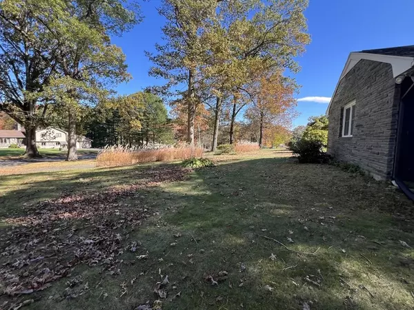 Ludlow, MA 01056,519 Lyon Street