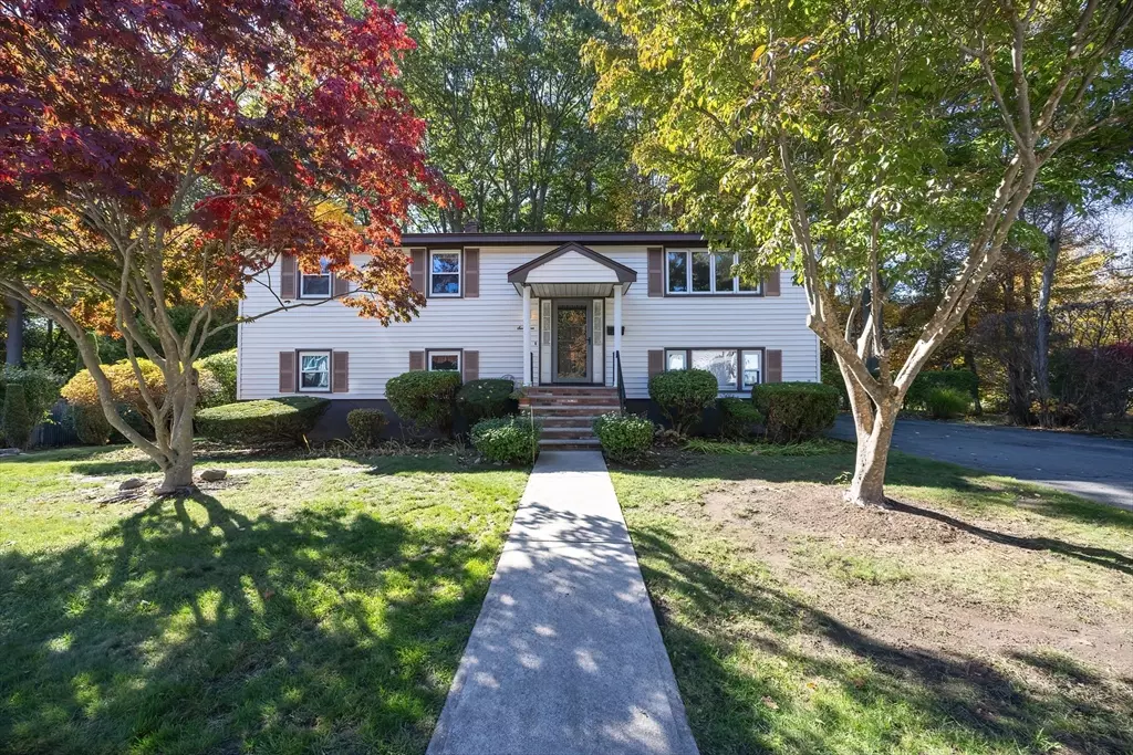 Peabody, MA 01960,17 Plymouth Rd