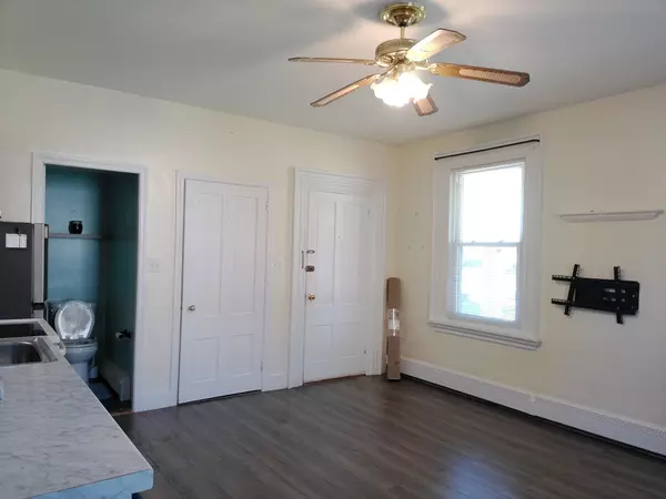 Taunton, MA 02780,48 Oak St