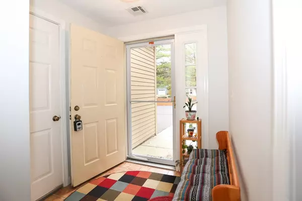 Clinton, MA 01510,103 Ridgefield Cir #B