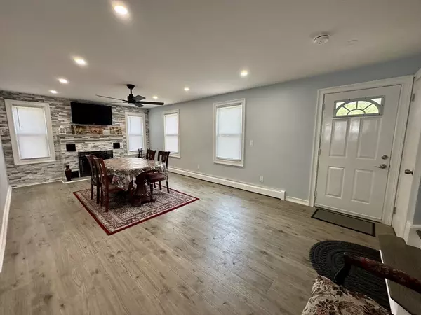 Westfield, MA 01085,240 Russellville Rd