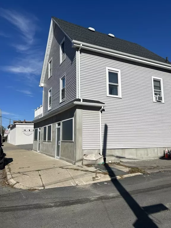 Lynn, MA 01902,431-433 Chatham