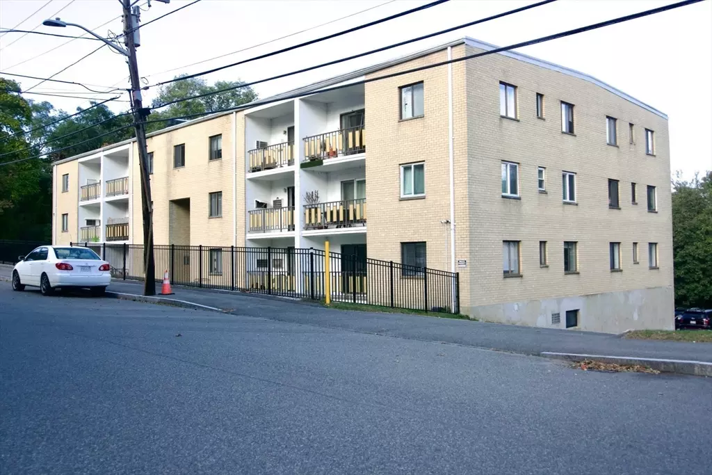 Weymouth, MA 02188,60 Charles Street #35