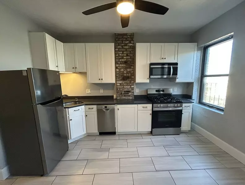 34 Shelby #3, Boston, MA 02128