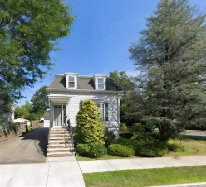 18 Central St, Woburn, MA 01801