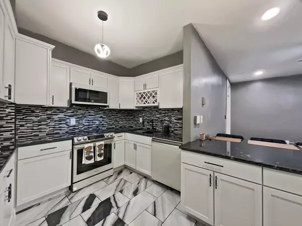 Springfield, MA 01103,140 Chestnut St #706