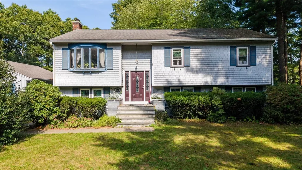 21 Windsor Dr., Wareham, MA 02571