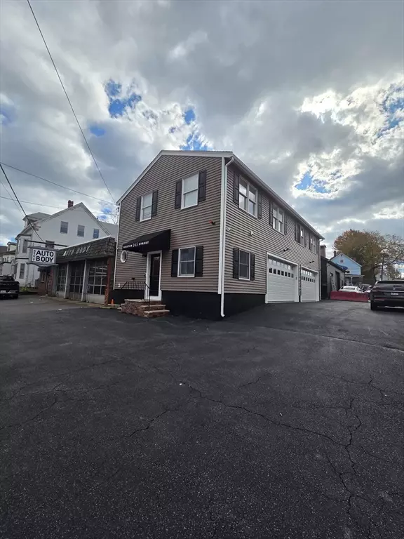 Salem, MA 01970,165 Boston St #1