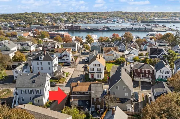 Gloucester, MA 01930,22 Taylor St #1