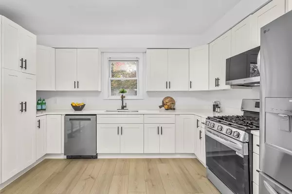 Watertown, MA 02472,25 Ladd Street #25