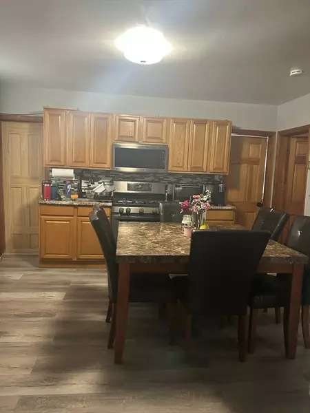 88 Vine St, Brockton, MA 02301