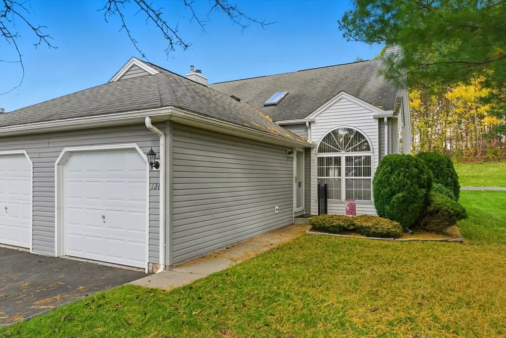 Agawam, MA 01001,128 Brookfield Ln #128