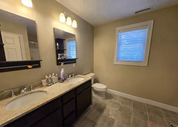 Newton, MA 02458,53 West St