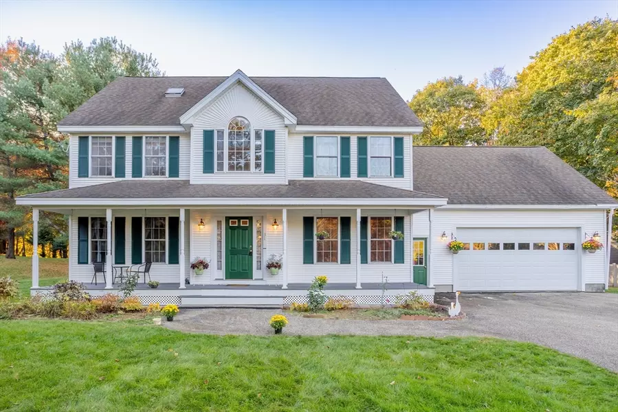 31 Prospect St, Pepperell, MA 01463
