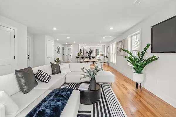 Boston, MA 02124,20 Ufford #PH2