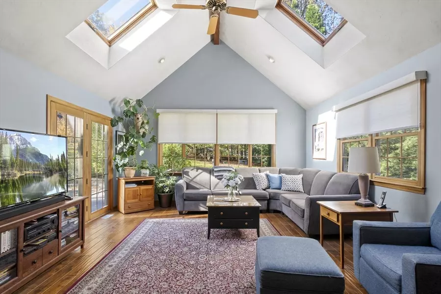 562 South Street, Shrewsbury, MA 01545