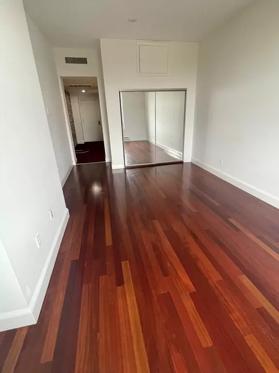 Boston, MA 02116,160 Commonwealth #516