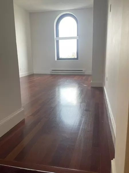 160 Commonwealth #516, Boston, MA 02116