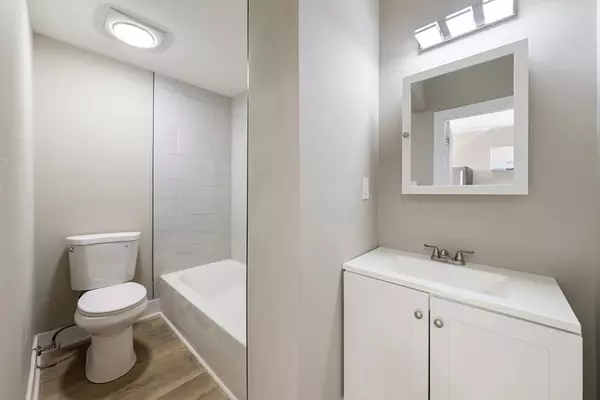 Lowell, MA 01852,114 Appleton St #1