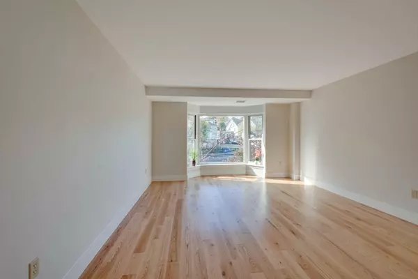 Arlington, MA 02476,1 Watermill Pl #308