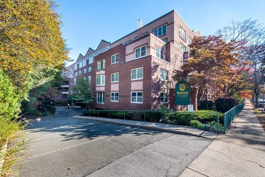 1 Watermill Pl #308, Arlington, MA 02476