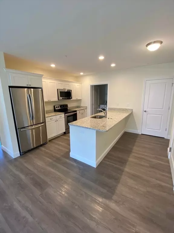 North Andover, MA 01845,47 Saunders Street #47