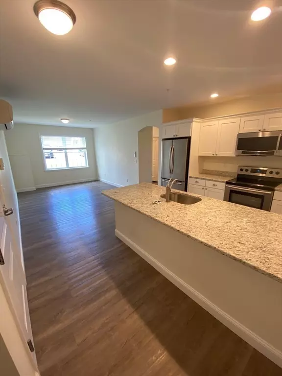 North Andover, MA 01845,47 Saunders Street #47