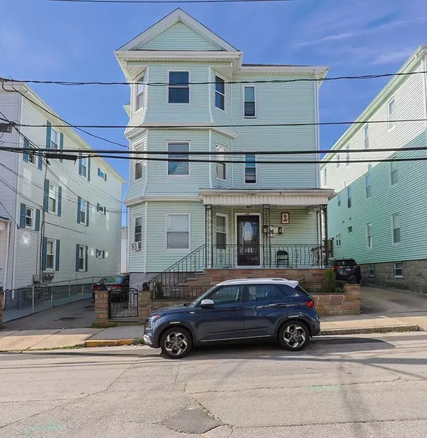 105 16th St, Fall River, MA 02723