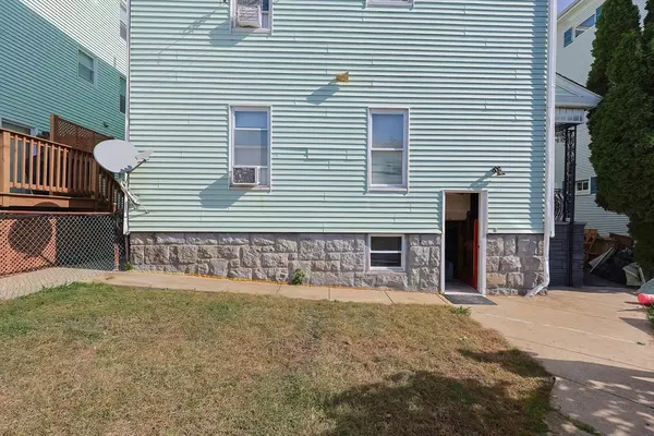 Fall River, MA 02723,105 16th St
