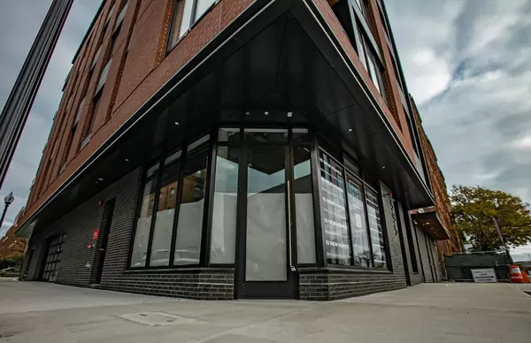 Boston, MA 02118,595 Albany St #1