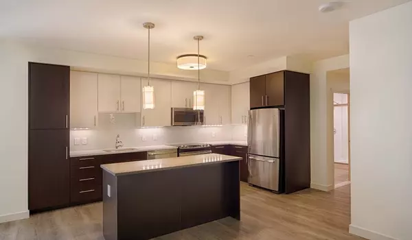 Boston, MA 02114,1 Canal St. #901