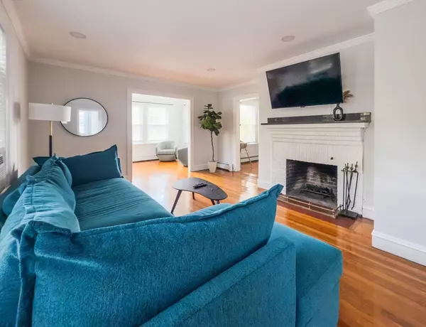 Newton, MA 02458,65-67 Saint James Cir #2