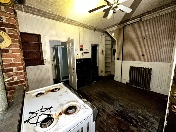 Springfield, MA 01109,146 Bay St