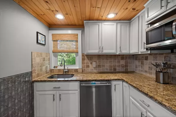 Plymouth, MA 02360,881 State Rd