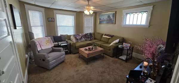 Worcester, MA 01610,72 Seymour St #2