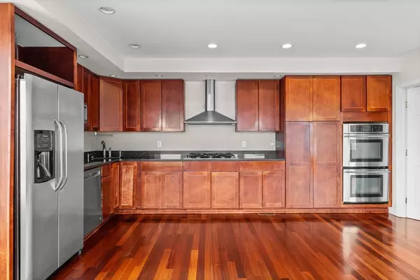 Boston, MA 02127,647 East Third #2