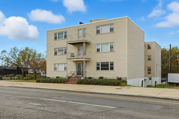 Revere, MA 02151,71 Revere Beach Blvd #11