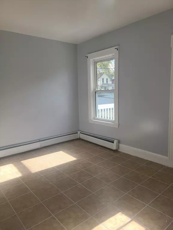 Haverhill, MA 01830,7 Garden St #2