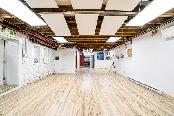 Boston, MA 02111,130B Lincoln St