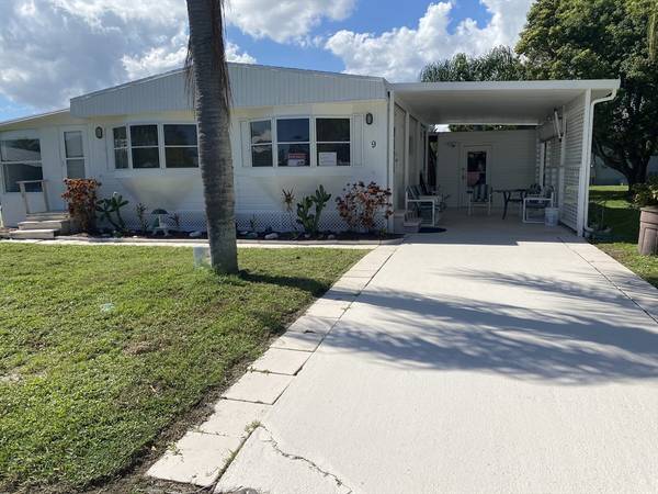 9 Se Valencia Lane, Port St. Lucie, FL 34952